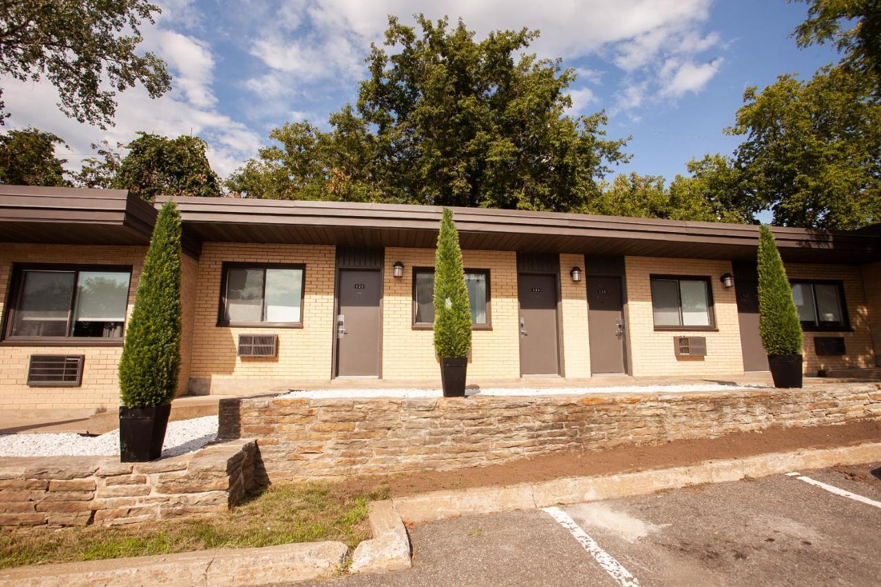 Motel Newstar Laval Zewnętrze zdjęcie