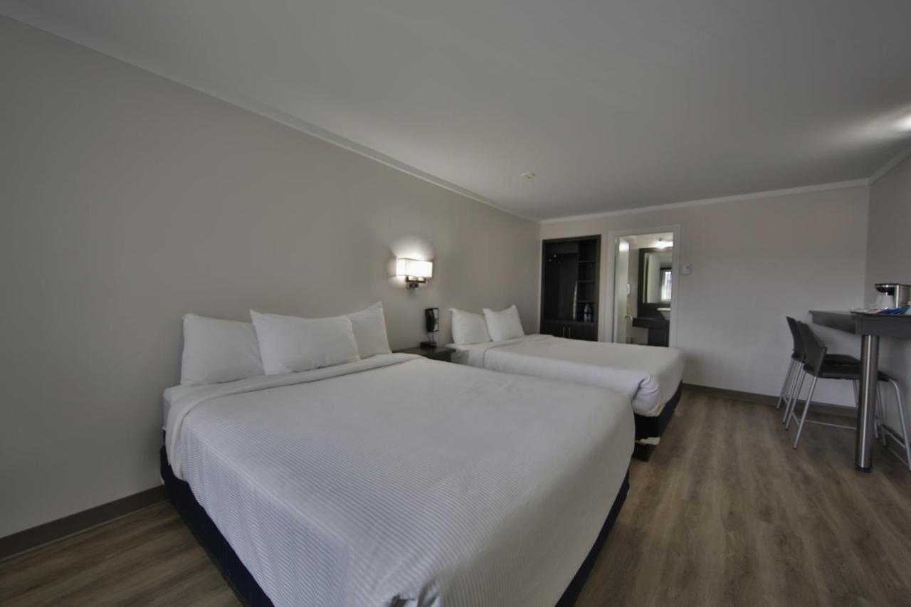 Motel Newstar Laval Zewnętrze zdjęcie